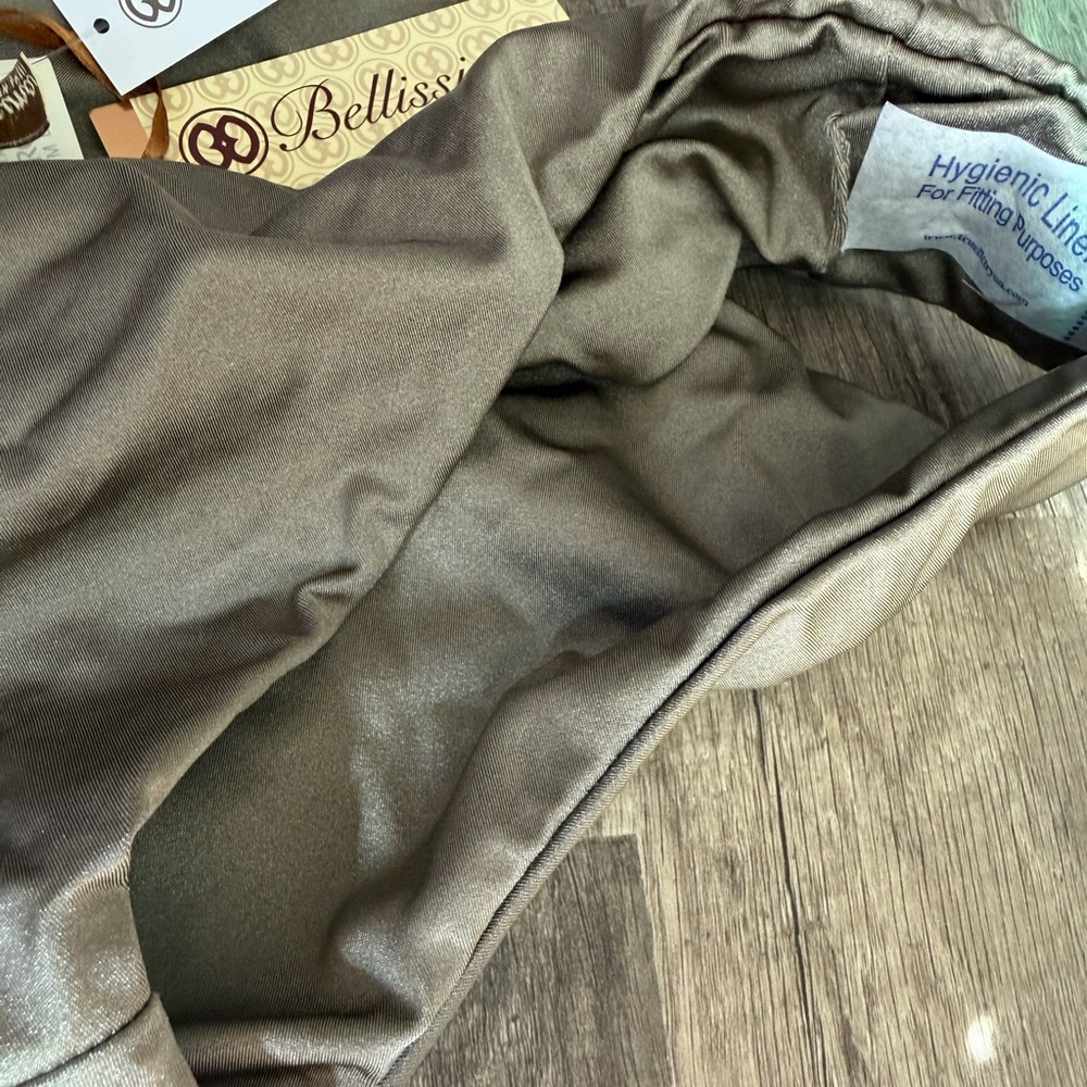 Bellissima Swimsuit NWT Swarovski Crystals Vneck One Piece Gray/Brown Wms Med - Picture 5 of 7